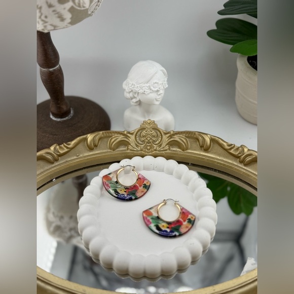 Floral Statement Hoop Earrings – Bold & Colorful Fan Shape 🌸✨ - Picture 4 of 6